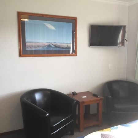 Ron And Tony'S Bed & Breakfast Tuatapere Экстерьер фото