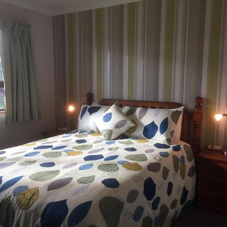 Ron And Tony'S Bed & Breakfast Tuatapere Экстерьер фото