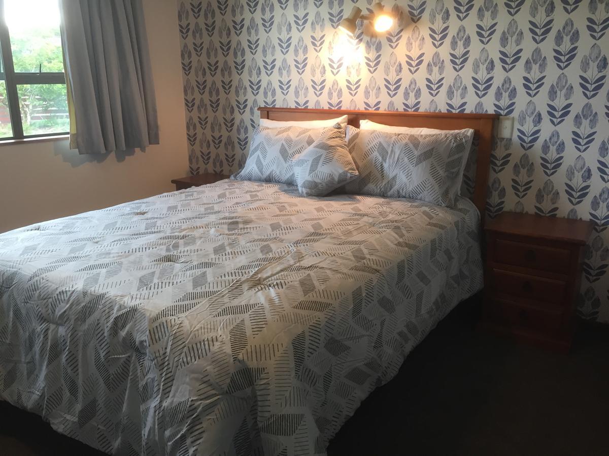 Ron And Tony'S Bed & Breakfast Tuatapere Экстерьер фото