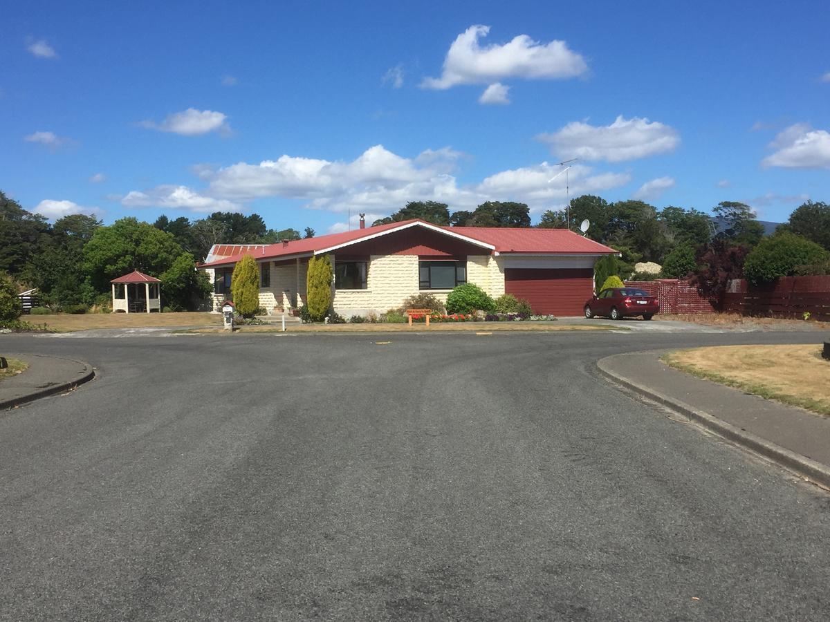 Ron And Tony'S Bed & Breakfast Tuatapere Экстерьер фото