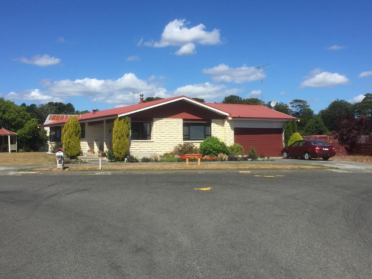 Ron And Tony'S Bed & Breakfast Tuatapere Экстерьер фото